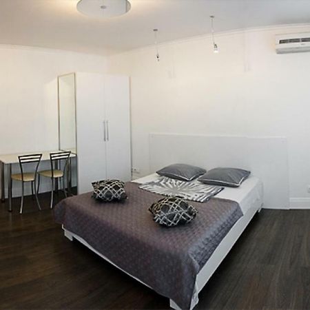 קייב Great Studio Near The Pechersk מראה חיצוני תמונה